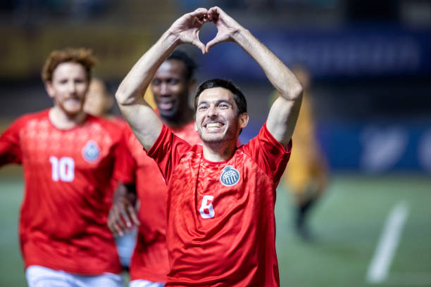 他不仅保持 他不仅保持